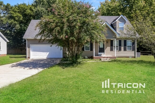 property at 1526 Amberwood Cir