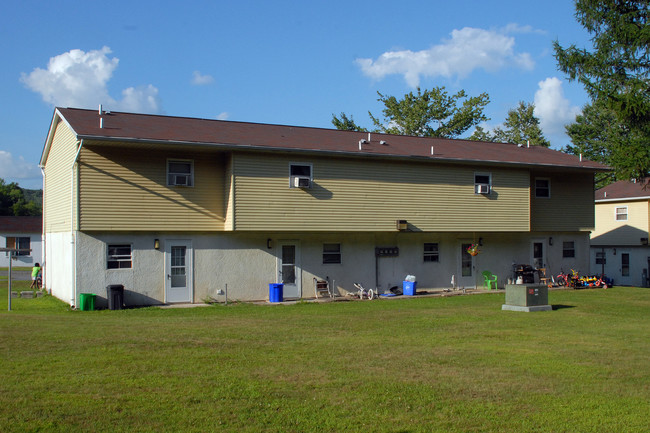 Lackawanna County Housing Authority in Jermyn, PA - Foto de edificio - Building Photo