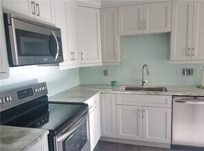 7125 Lakeridge Ct, Unit 224 in Ft. Myers, FL - Building Photo - Building Photo