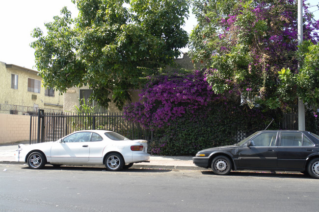 5431 Sierra Vista Ave in Los Angeles, CA - Foto de edificio - Building Photo