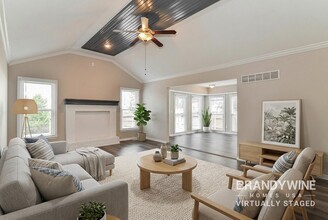 1120 NE Ridgeview Dr in Lee's Summit, MO - Building Photo - Building Photo