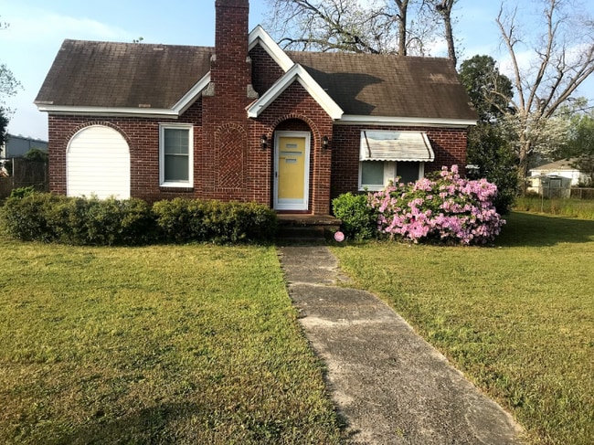 1315 Hamrick Ave