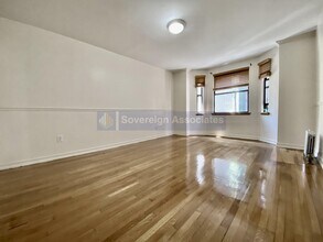 715 W 172nd St-Unit -32 in New York, NY - Foto de edificio - Building Photo