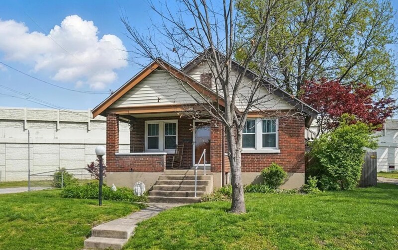 198 W Ross Ave in Cincinnati, OH - Building Photo
