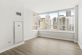 750 W Adams St in Chicago, IL - Building Photo - Building Photo