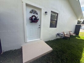 10785 SW 26th St in Miami, FL - Building Photo