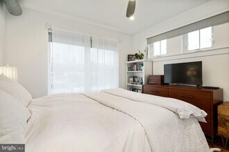 1821 Carpenter St-Unit -C in Philadelphia, PA - Building Photo - Building Photo