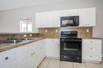 28168 SW 134th Ct in Homestead, FL - Building Photo - Building Photo