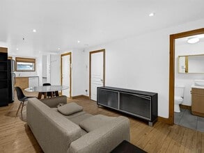 3180 Rue Sainte-Catherine E in Montréal, QC - Building Photo - Building Photo