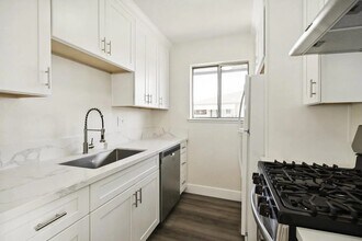 287 Sharp Cir, Unit 4 in Roseville, CA - Building Photo - Building Photo