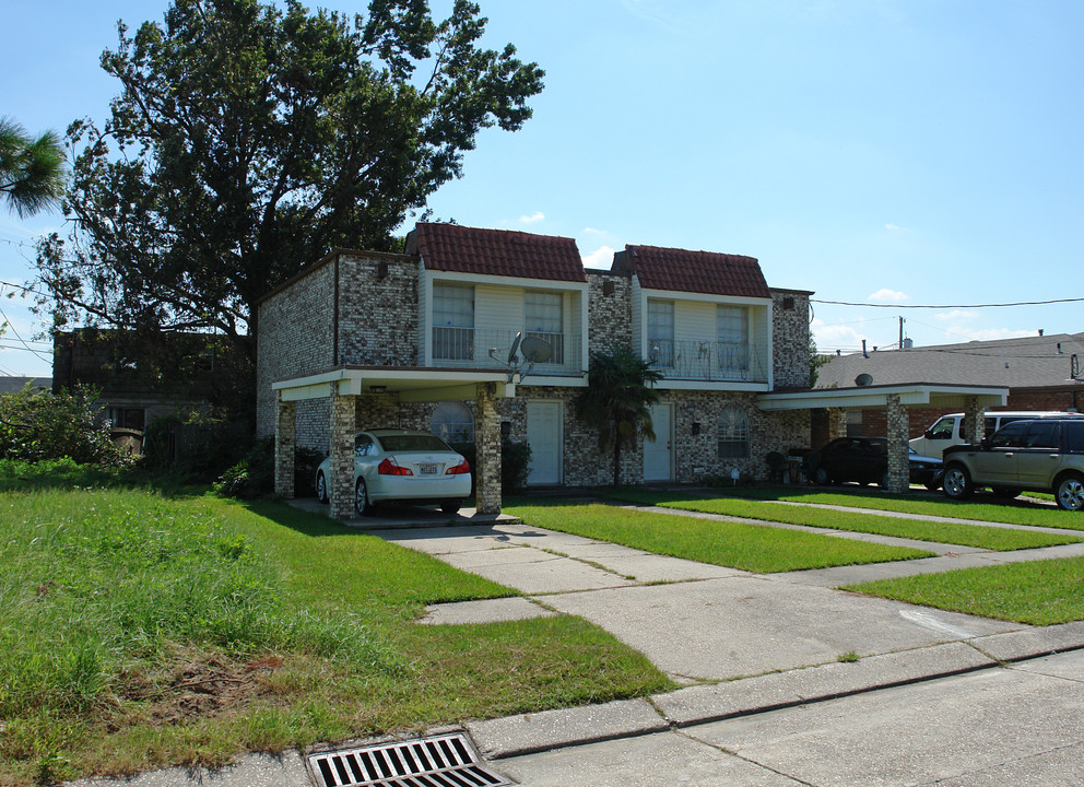 3708 Saratoga Dr in Metairie, LA - Foto de edificio