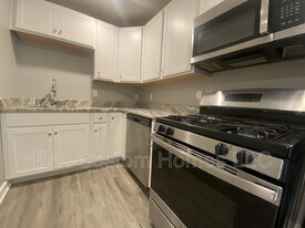 218 W King St in Lancaster, PA - Building Photo