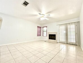 12322 Shropshire Blvd in Austin, TX - Building Photo - Building Photo