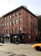 312-314 Bleecker St in New York, NY - Building Photo - Building Photo