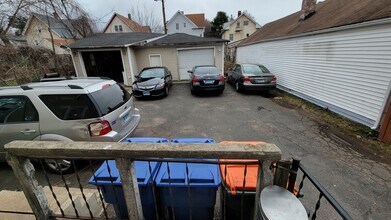 17 N Spring St in Meriden, CT - Building Photo - Building Photo