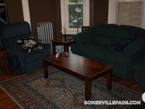 243 Summer St, Unit 1 in Somerville, MA - Foto de edificio - Building Photo