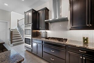 28750 Shoalhaven Ct in Fulshear, TX - Building Photo