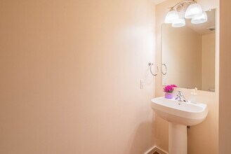 44 W Monroe St in Phoenix, AZ - Building Photo - Building Photo