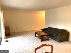 3215 S Leisure World Blvd in Silver Spring, MD - Building Photo - Building Photo