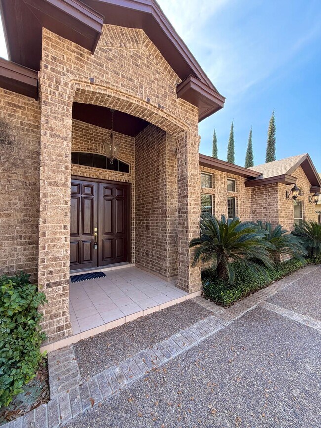 2413 Sutton Ct in Laredo, TX - Building Photo - Building Photo