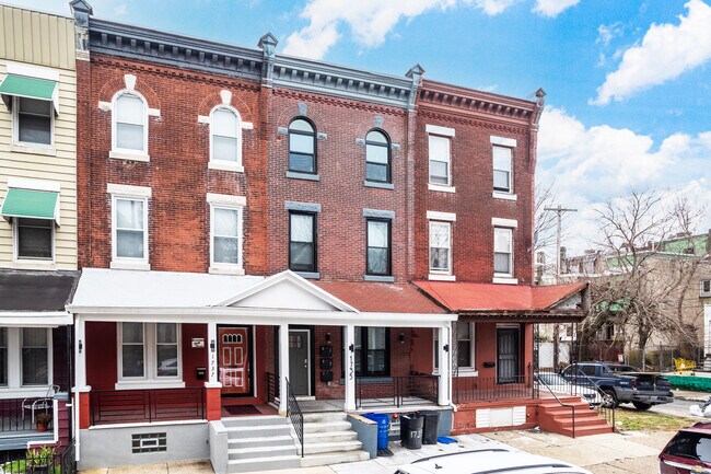1735 N 32nd St in Philadelphia, PA - Foto de edificio - Building Photo