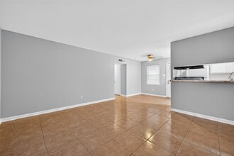 7703 Moonmist Dr in Houston, TX - Building Photo - Building Photo