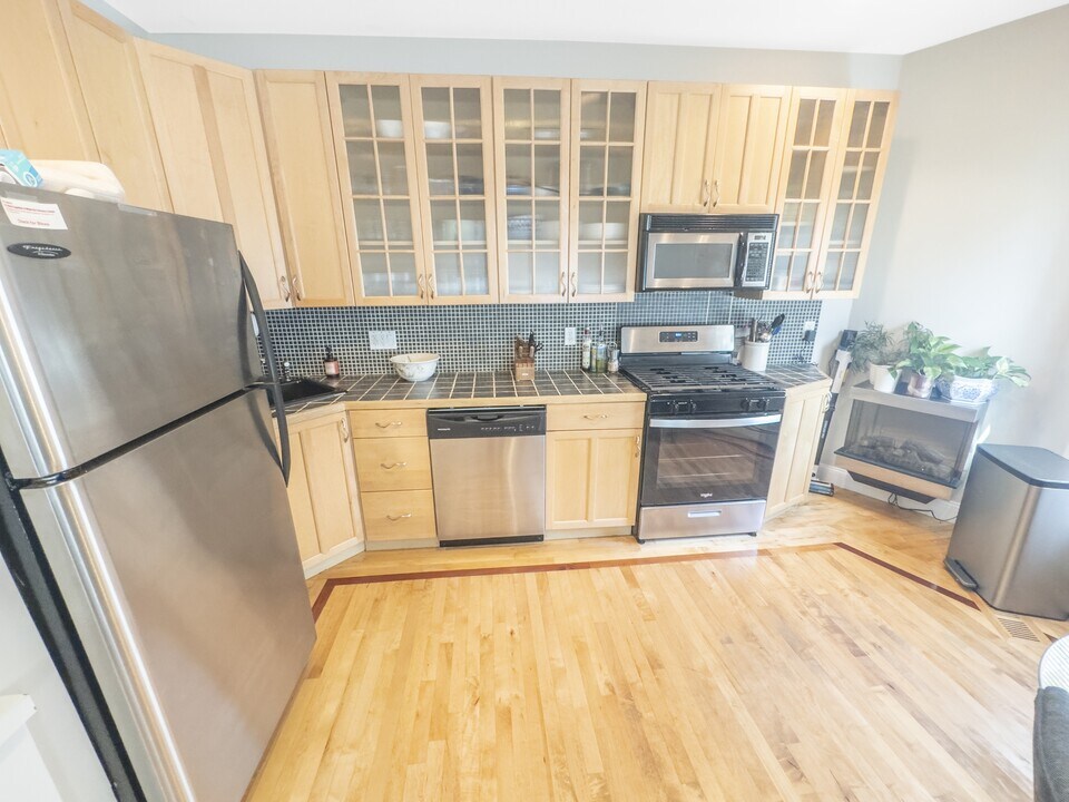 100 Hampshire St in Cambridge, MA - Building Photo