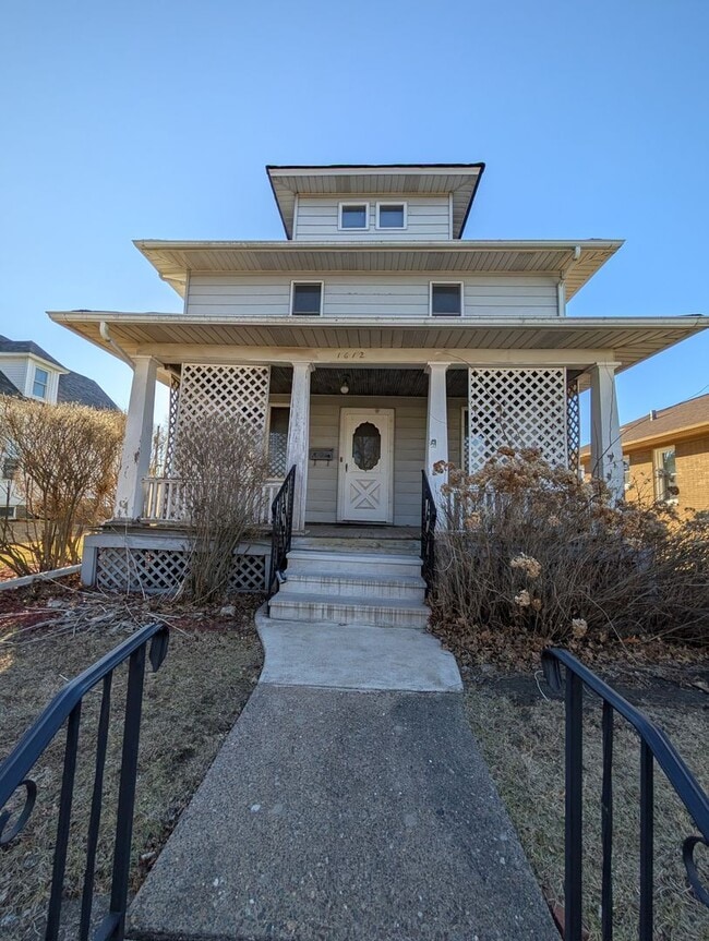 1612 35th St in Rock Island, IL - Building Photo - Building Photo