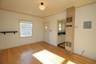 1805 NE 8th Ave-Unit -737 in Portland, OR - Building Photo - Building Photo