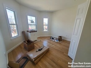 258 Belmont St, Unit 2 in Watertown, MA - Building Photo - Building Photo