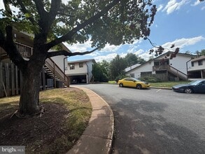 4193 Meadowland Ct in Chantilly, VA - Building Photo - Building Photo
