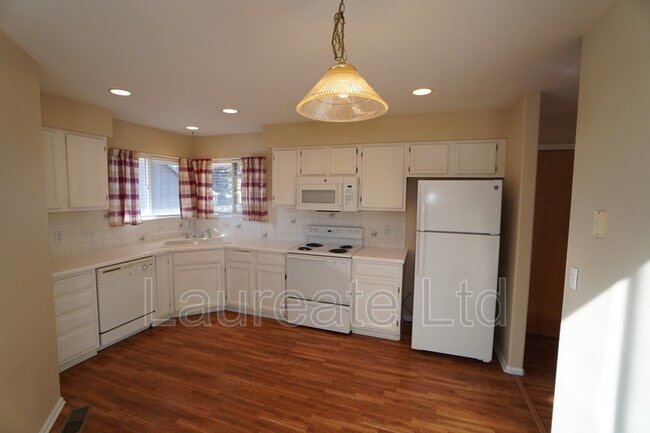 8521 S Upham Way in Littleton, CO - Building Photo - Building Photo