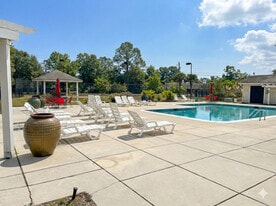 The Palms in Gulfport, MS - Building Photo