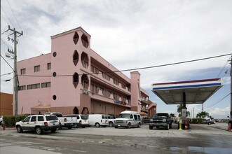 11710 NW South River Dr in Medley, FL - Building Photo - Building Photo