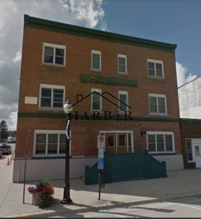 property at 146 S Broadway Ave