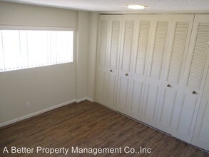 220 Granada Ave in Long Beach, CA - Building Photo - Building Photo
