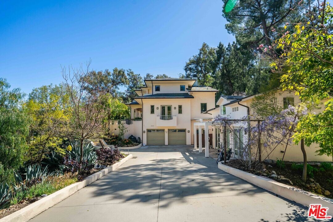 20433 Medley Ln in Topanga, CA - Building Photo