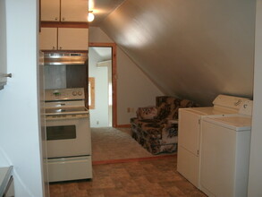 414 S Jefferson St, Unit Apartment 4 in Huntington, IN - Building Photo - Building Photo