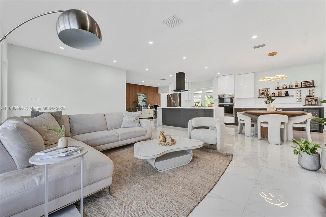 1446 Scott St in Hollywood, FL - Building Photo