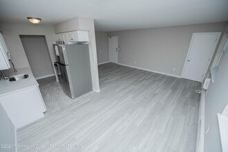 30 Windsor Terrace in Freehold, NJ - Building Photo - Building Photo