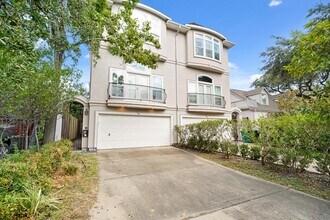 2304 Albans Rd in Houston, TX - Building Photo - Building Photo