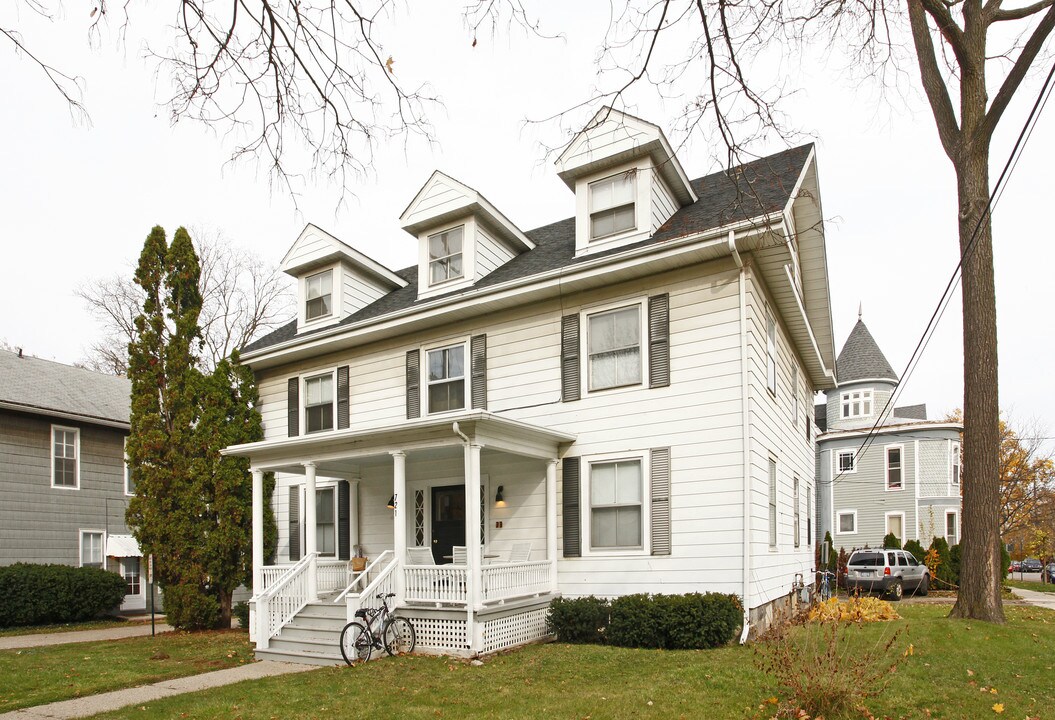 721 Catherine St in Ann Arbor, MI - Foto de edificio