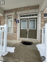 221 Etheridge Ave in Milton, ON - Building Photo - Building Photo