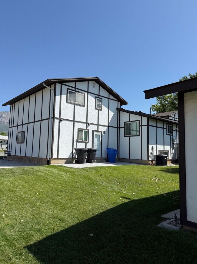 431 E 2050 N in North Ogden, UT - Building Photo - Building Photo