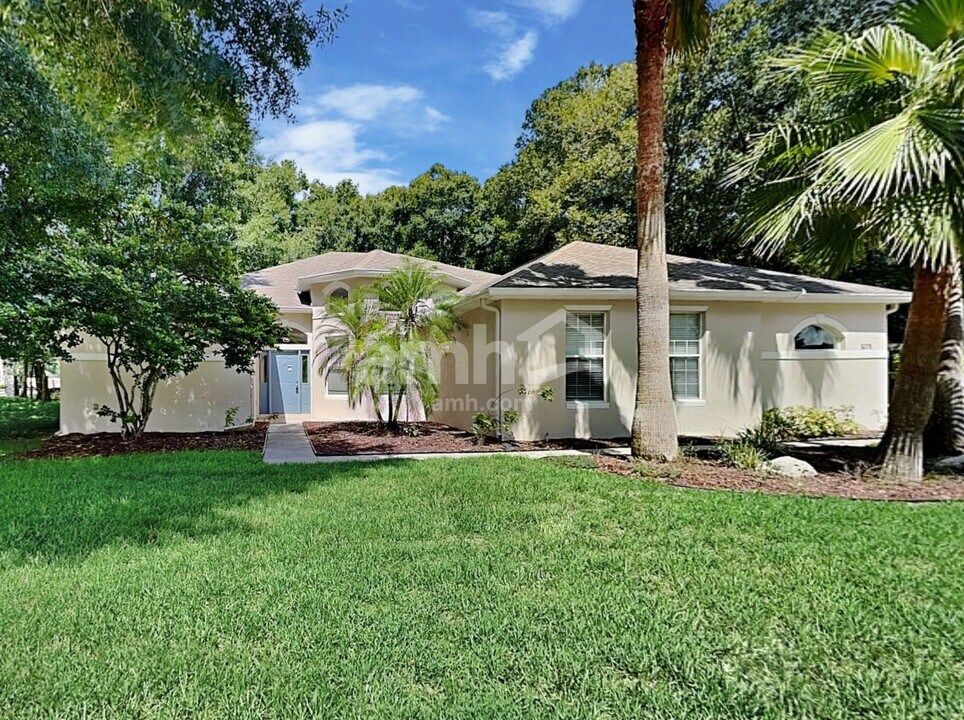 8278 Emerald Forest Ct in Sanford, FL - Foto de edificio