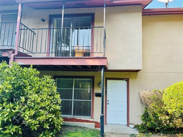 5612 Marina Dr