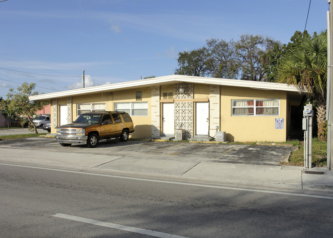 13200 NE 6th Ave in Miami, FL - Building Photo - Building Photo