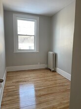 4 Russell St E in Smiths Falls, ON - Building Photo - Building Photo