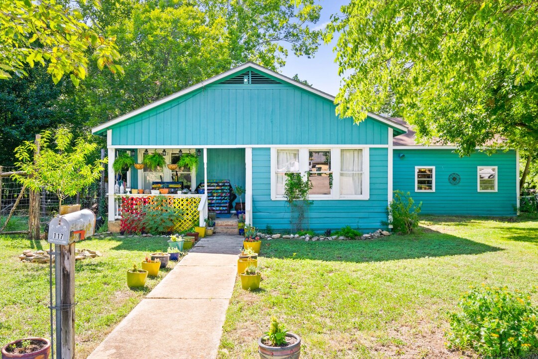 117 Coers Dr in San Marcos, TX - Building Photo