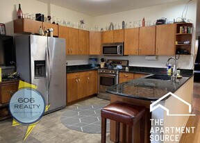 220 W Scott St, Unit G in Chicago, IL - Building Photo